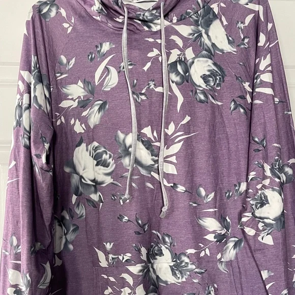 Sweatshirt - Picture 2 of 3